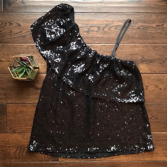 NWT BB Dakota one shoulder black sequin top - Picture 2 of 4